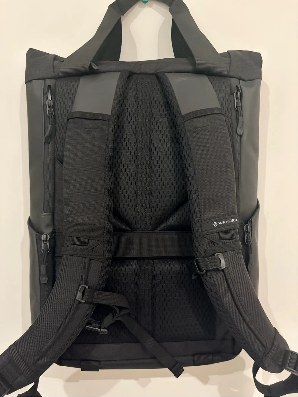WANDRD PRVKE EDC Backpack Slim Roll Top Adjustable Accessory Compartments NWOT